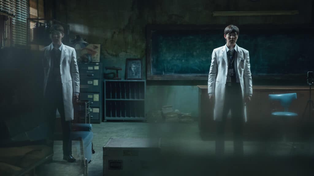 Two friends obsess over spirits in Netflix's 'Ghost Lab' 1